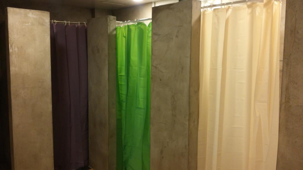 1004 Hostel Guesthouse Yeosu Bagian luar foto