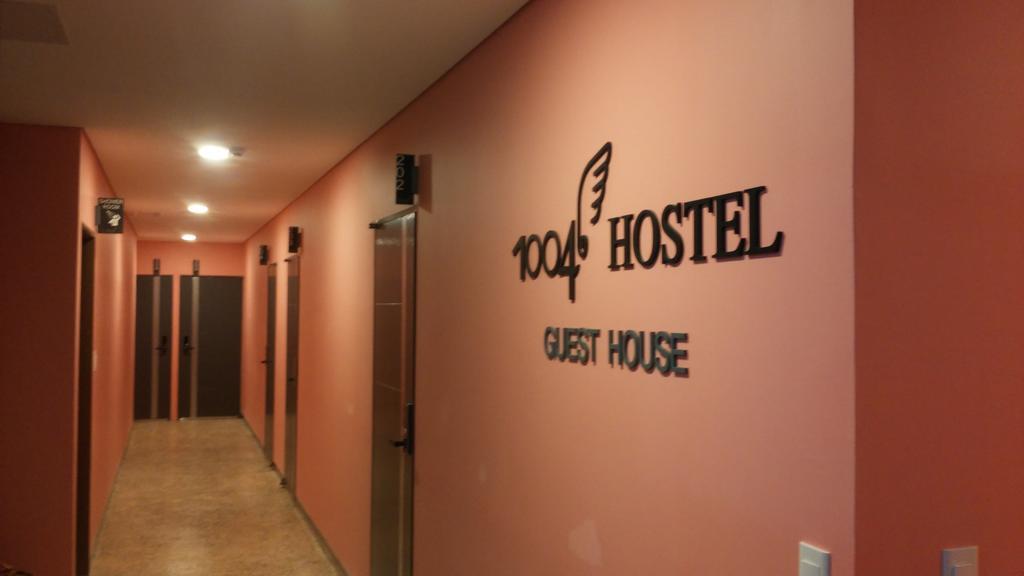1004 Hostel Guesthouse Yeosu Bagian luar foto
