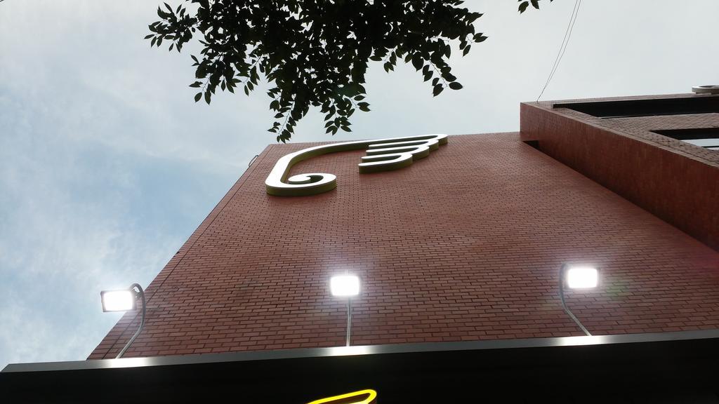 1004 Hostel Guesthouse Yeosu Bagian luar foto