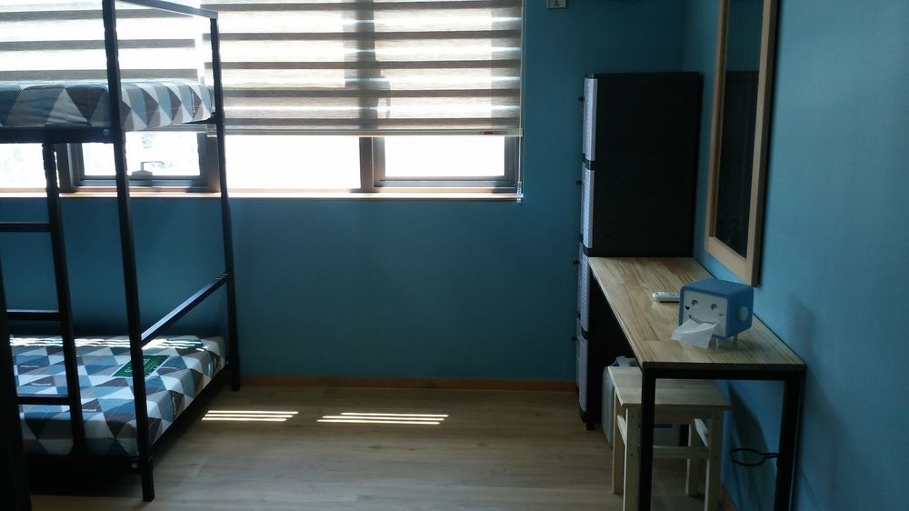 1004 Hostel Guesthouse Yeosu Bagian luar foto